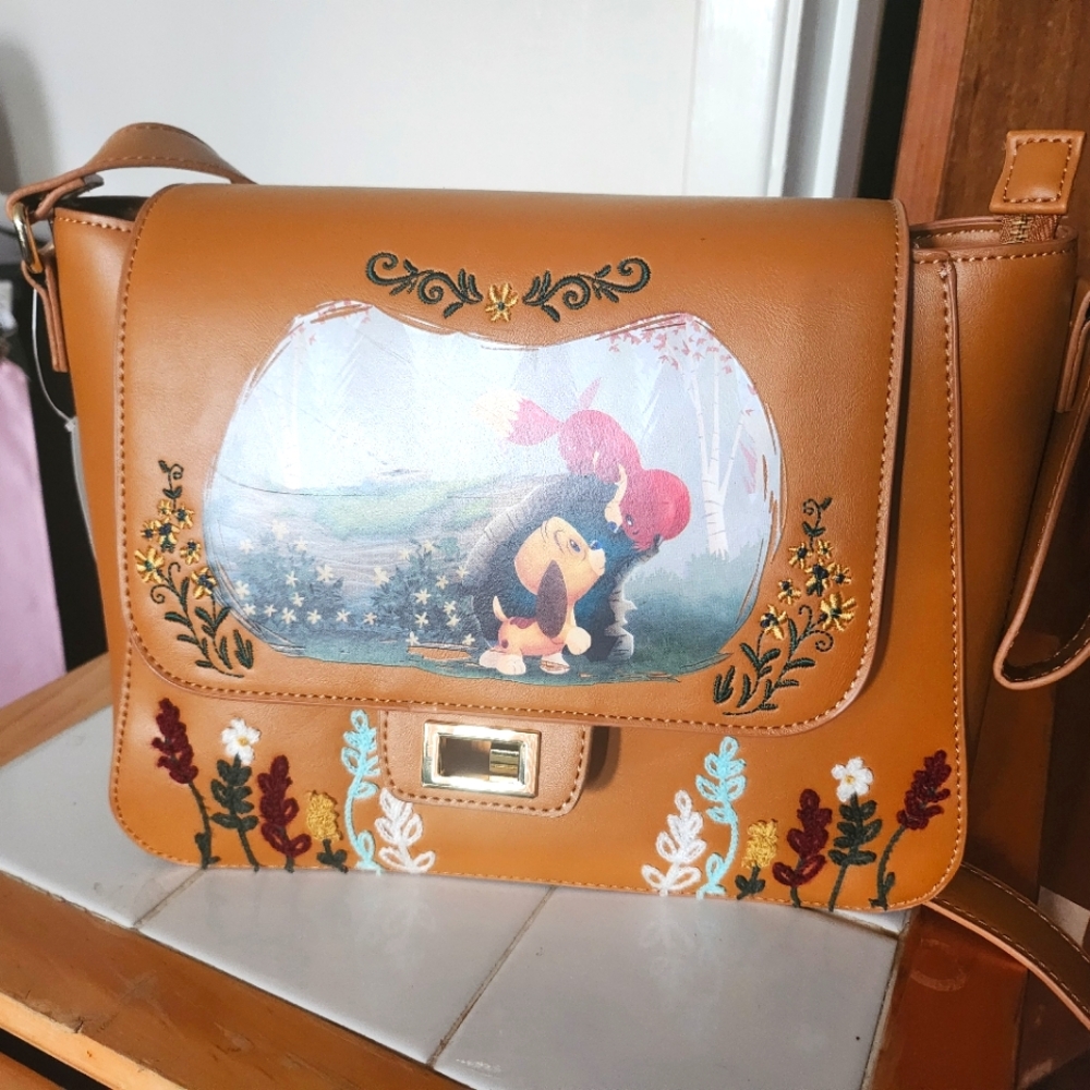 Her Universe purse - Fox and the Hound with beautiful embroidery and lining♥️